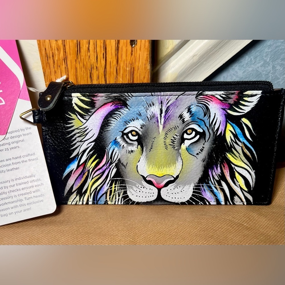 NWT Anuschka Handpainted Leather ID Wallet- Lion